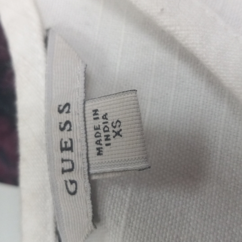 Guess jumper... - Picture 6 of 7